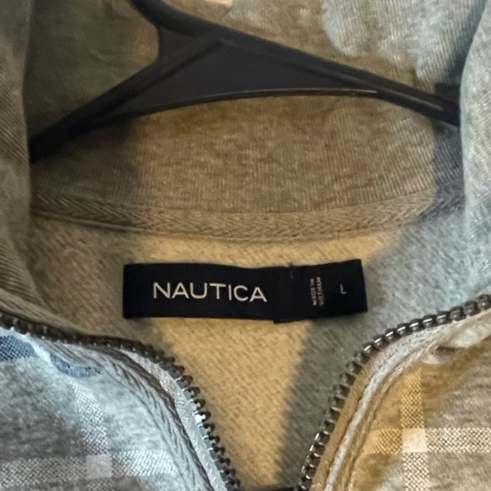 Men’s size large Nautica, half sip sweater
